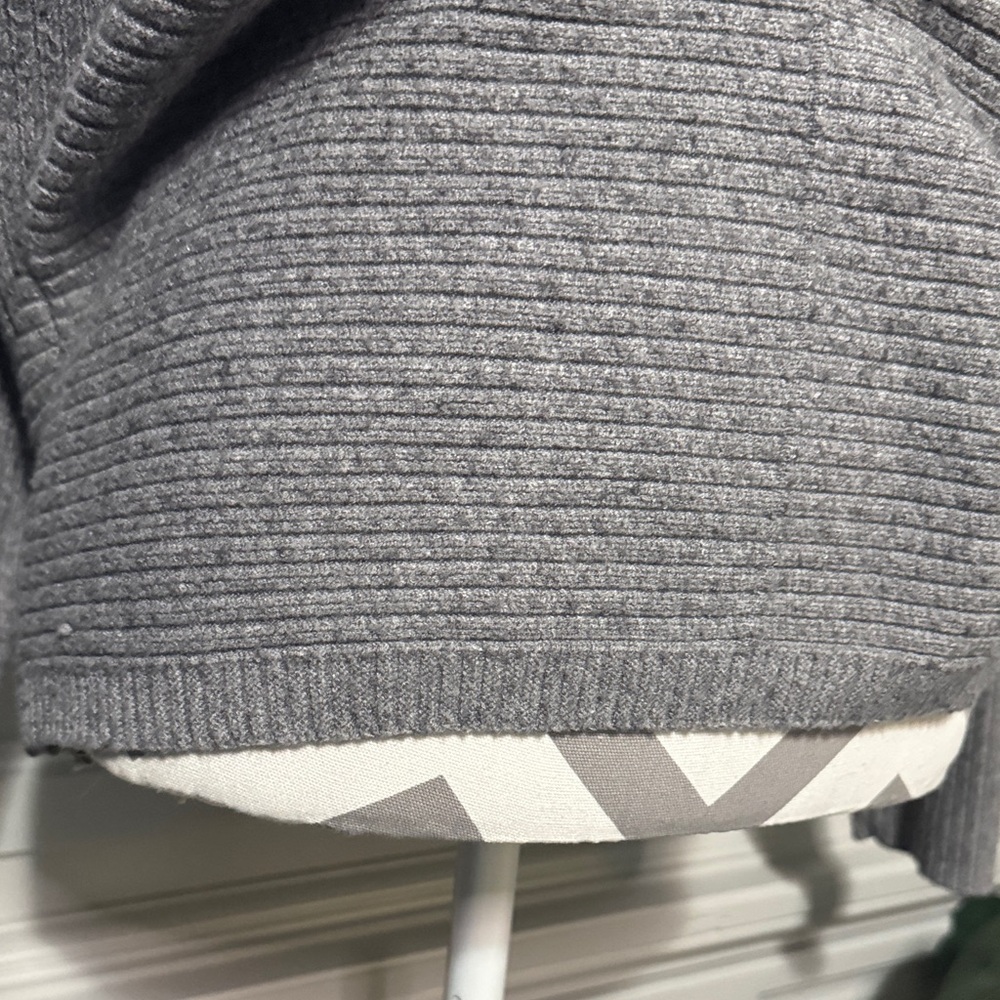 Cyrus Gray Turtleneck Sweater - Picture 4 of 8